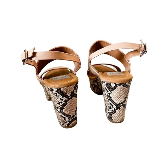 DOLCE VITA Platform Snake Print Beige Heel Sandals Sz 7.5 - Picture 6 of 6